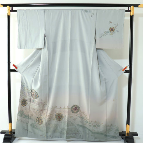 訪問着 リサイクル 身丈159.2cm 裄64.4cm 袷 華文柄 汕頭刺繍 グレー Mサイズ セミフォーマル お洒落 正絹 広衿 Sランク