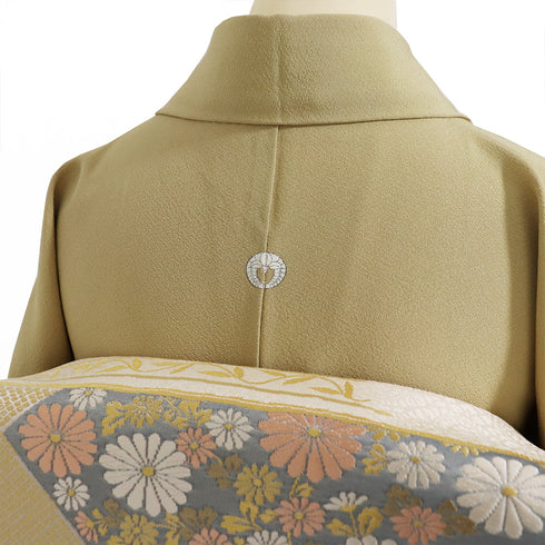 色無地 リサイクル 身丈162.3cm 裄66cm 袷 ブラウン Lサイズ セミフォーマル 一つ紋 正絹 広衿 地紋なし Sランク