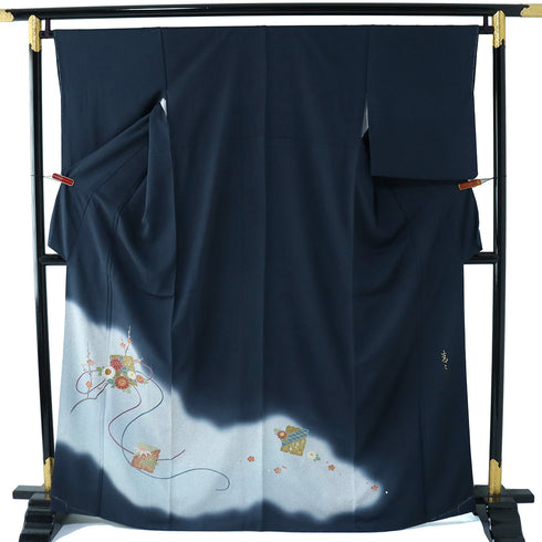 付下げ リサイクル 身丈165.8cm 裄66.6cm 袷 色紙に菊や梅柄 箔 松井青々 ネイビー LLサイズ お洒落 落款 しつけ糸 正絹 広衿 Sランク