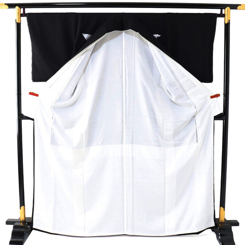 黒留袖 リサイクル 身丈164.5cm 裄66.4cm 袷 雪輪柄 金駒刺繍 ブラック Lサイズ 落款 五つ紋 しつけ糸 正絹 広衿 Sランク