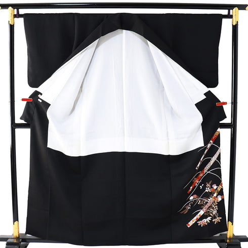 黒留袖 リサイクル 身丈158cm 裄64.4cm 袷 金駒刺繍 紅葉柄 パールトーン加工 ブラック Mサイズ 五つ紋 正絹 広衿 Sランク