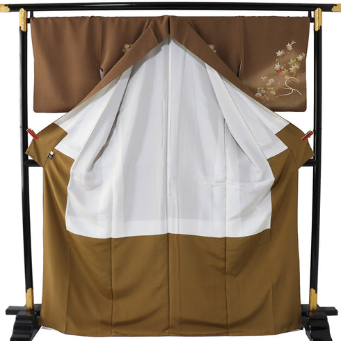 付下げ リサイクル 身丈168cm 裄69.6cm 袷 牡丹 四季花 プラチナガード加工 金駒刺繍 花井幸子作 ブラウン LLサイズ セミフォーマル お洒落 三つ紋 正絹 広衿 Aランク