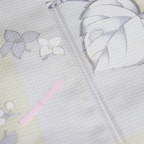 紬 リサイクル 身丈153.8cm 裄63.2cm 袷 市松に葉や小花柄 箔 ベージュ Sサイズ お洒落 カジュアル 正絹 広衿 Sランク