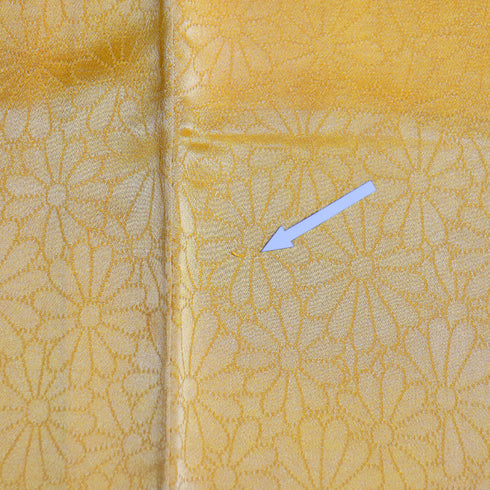 色無地 リサイクル 身丈164.5cm 裄63.2cm 袷 菊柄 イエロー Lサイズ フォーマル セミフォーマル 一つ紋 正絹 広衿 地紋あり Sランク