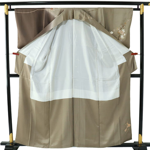 訪問着 リサイクル 身丈156.5cm 裄62.8cm 袷 枝垂れ花柄 十二代目 市川団十郎 刺繍 箔 ブラウン Mサイズ セミフォーマル 落款 一つ紋 しつけ糸 正絹 広衿 Sランク