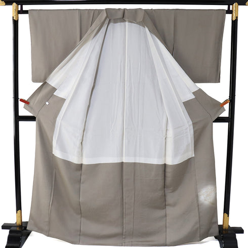 色留袖 リサイクル 身丈163.5cm 裄66cm 袷 観世水に白梅・紅梅柄 織り出し模様 比翼無し グレー Lサイズ 一つ紋 しつけ糸 正絹 広衿 Sランク