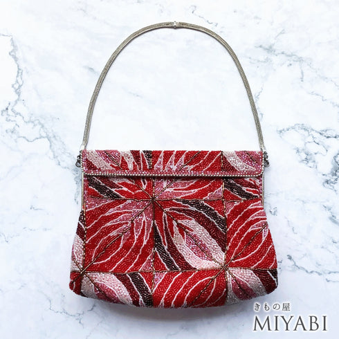 ビーズバック アンティーク 赤地 お洒落 カジュアル 横幅19cm 高さ13cm マチ5cm Bランク 和装小物 ZO-57