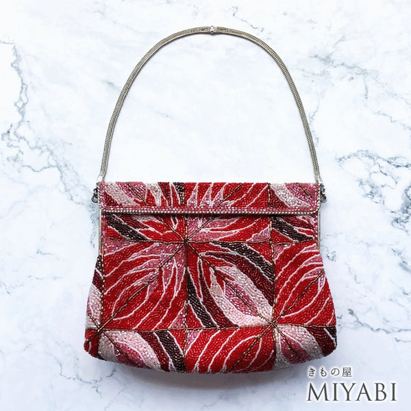 ビーズバック アンティーク 赤地 お洒落 カジュアル 横幅19cm 高さ13cm マチ5cm Bランク 和装小物 ZO-57