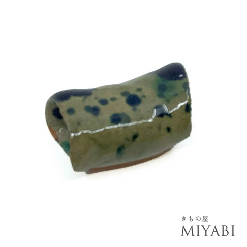 帯留め リサイクル Sランク 陶器 水玉柄 ET-552