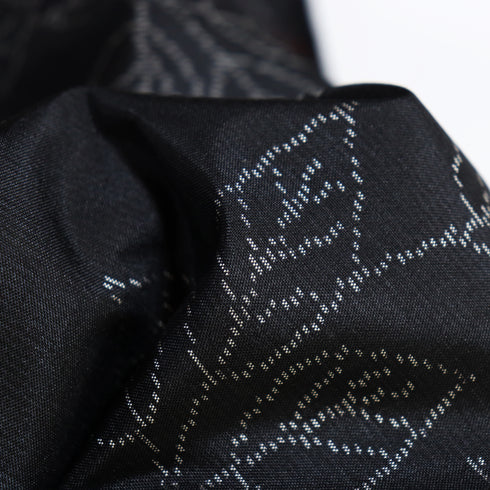 大島紬 リサイクル 身丈158.7cm 裄64.8cm 袷 鳥や葉枝柄 ブラック Mサイズ カジュアル お洒落 しつけ糸 正絹 広衿 Sランク