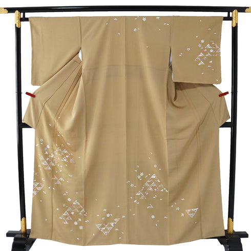 訪問着 身丈161.5cm 裄64.4cm 袷 うろこに宝尽くし柄 金駒刺繍 箔 パールトーン加工 ブラウン Lサイズ セミフォーマル しつけ糸 正絹 広衿 Sランク