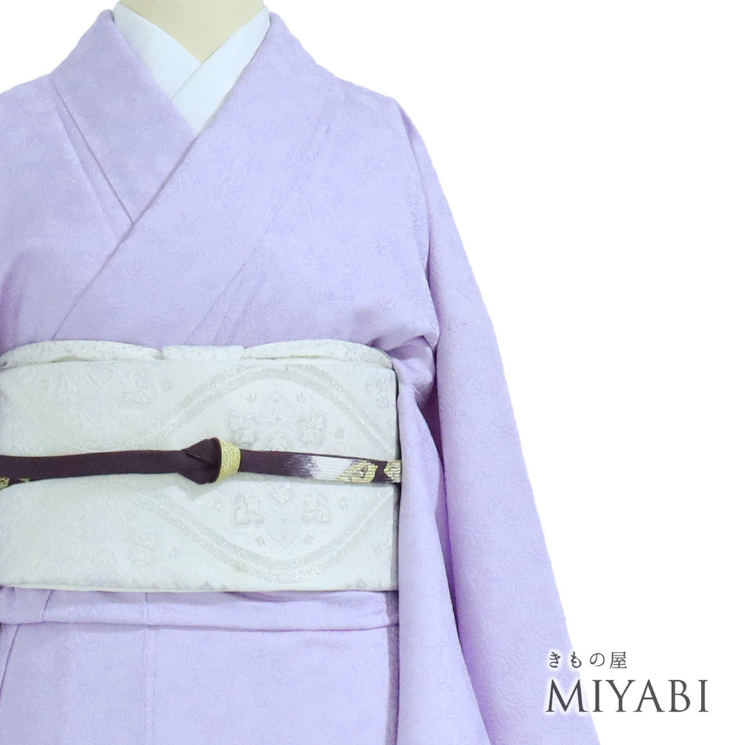 美品　色無地　着物　袷　広衿　一つ紋　洗える　仕付け糸　英　裄63　丈155.5 リサイクル着物 色無地 地紋あり 袷 身丈156cm 裄66cm 草花柄